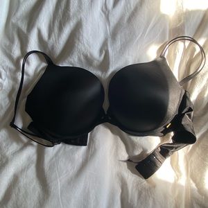 Victoria’s Secret Black 36D Push-Up Bra